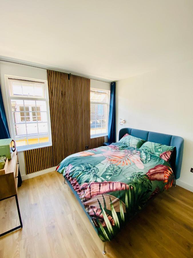 New Studio Flat Overlooking City Centre Kingston upon Thames  Dış mekan fotoğraf